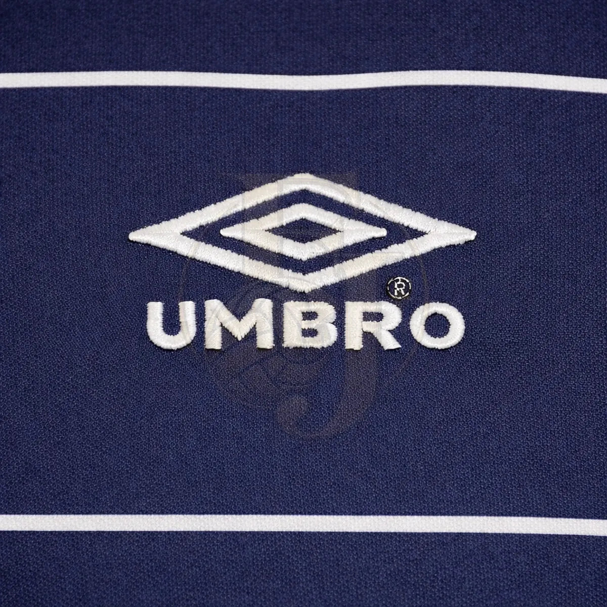 Camiseta Manchester United Retro 1999 - Fuera de Juego Club