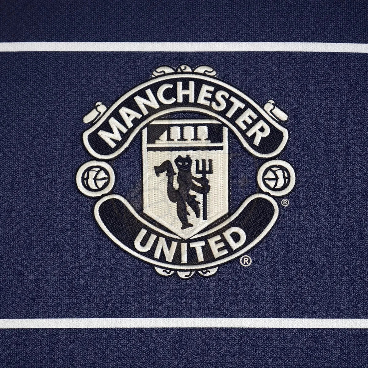 Camiseta Manchester United Retro 1999 - Fuera de Juego Club