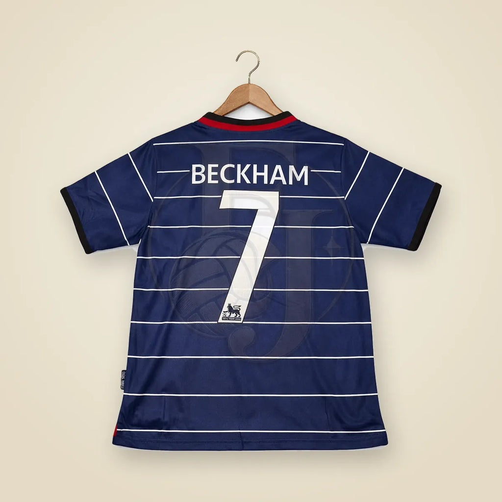 Camiseta Manchester United Retro 1999 - Fuera de Juego Club