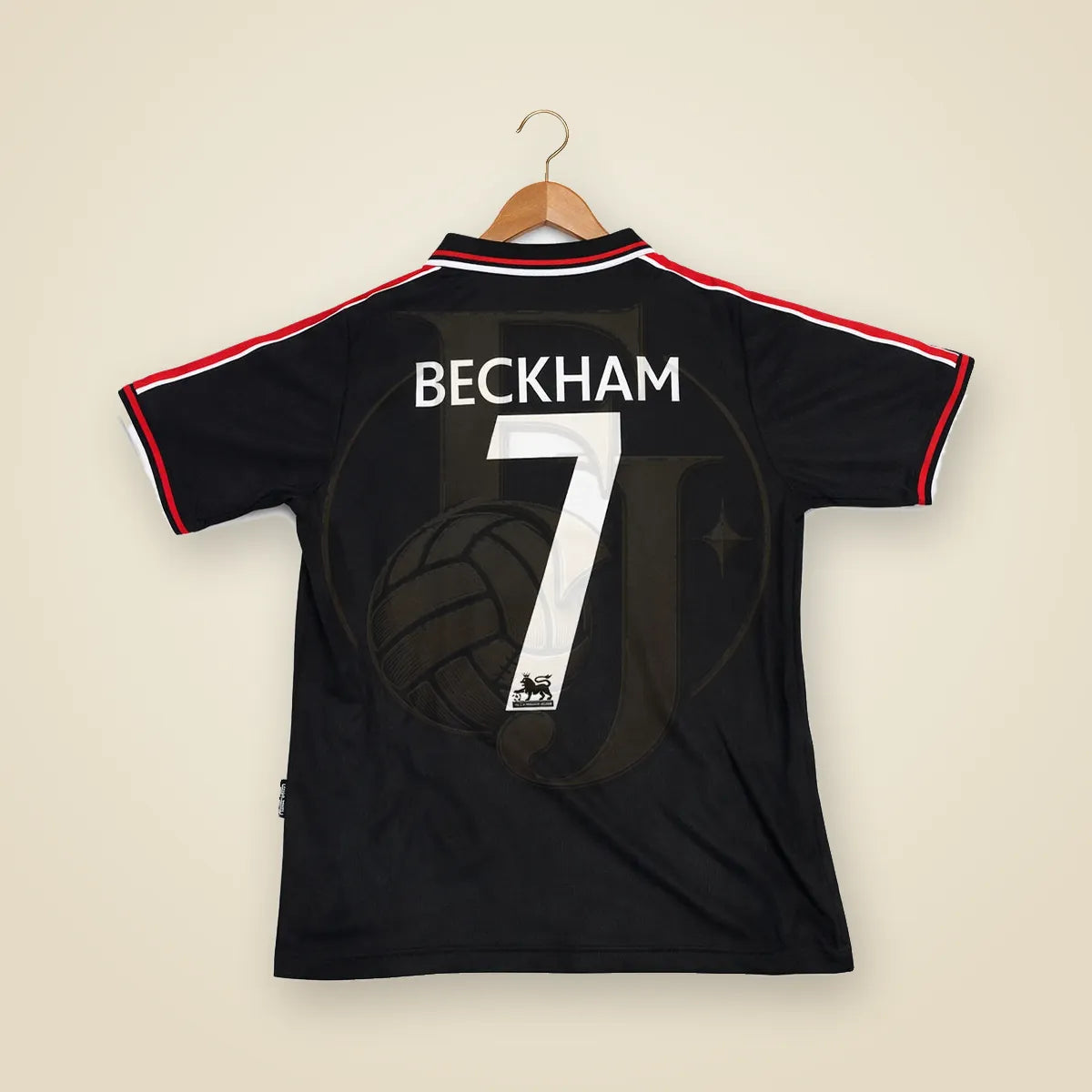 Camiseta Manchester United Retro 1998 - Fuera de Juego Club